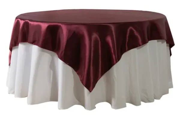 SUR-NAPPE EN SATIN ROUGE CABERNET
