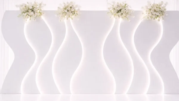 WHITE ASHLEY WALL WITH FLOWERS