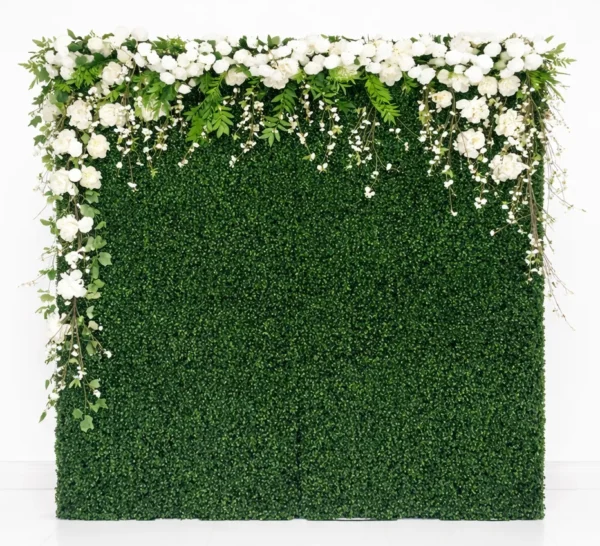 BOXWOOD WALL WITH SILK FLORAL RUNNER