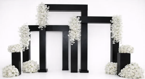 BLACK ALESSIA WALL WITH FLOWERS