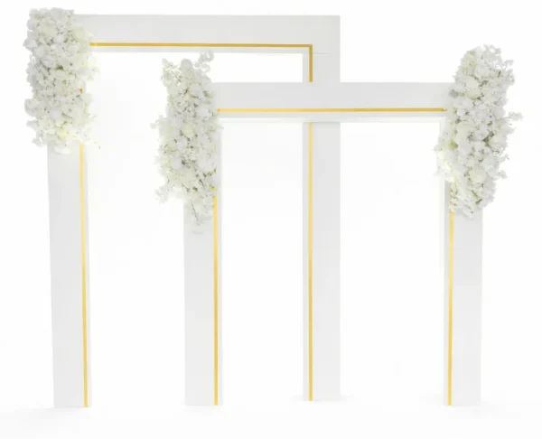 WHITE ALESSIA WALL WITH FLOWERS